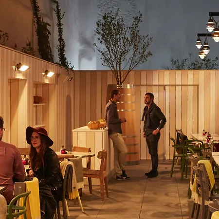 מלון Mama Shelter