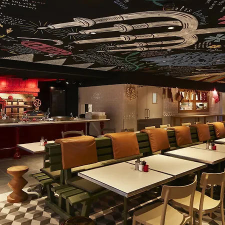 Hotel Mama Shelter 4*